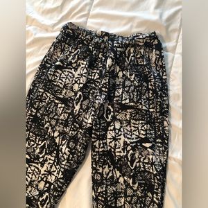 Long tall sally 6 black white print stretch pants small